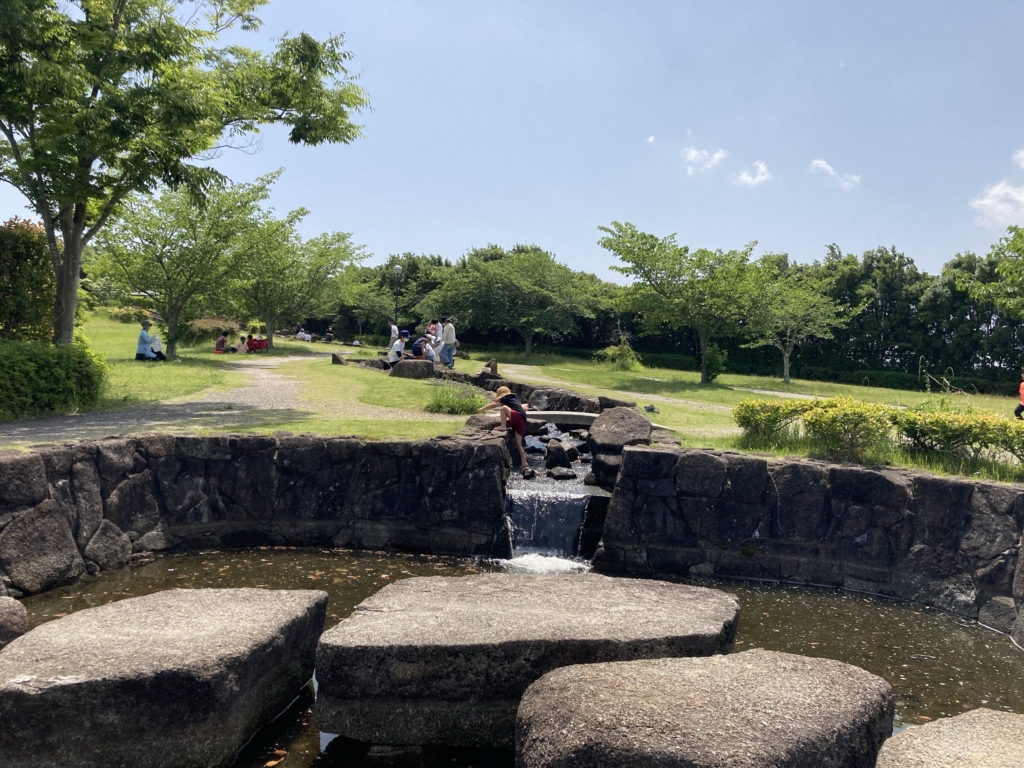 愛野公園Bゾーン丘の上『冒険広場』水遊びができます
